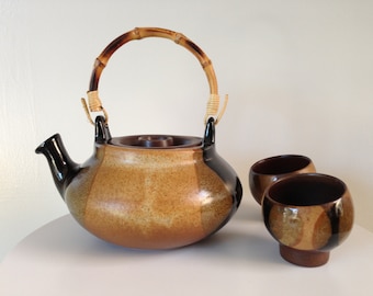 Vintage Pottery Craft Modern Teapot With Two Tea Cups