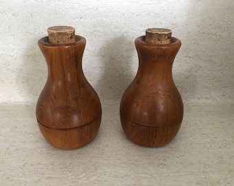 Richard Nissen Staved Teak Salt And Peppermill Grinders
