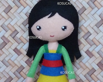 PDF sewing pattern to make felt doll inspired in Mulan.