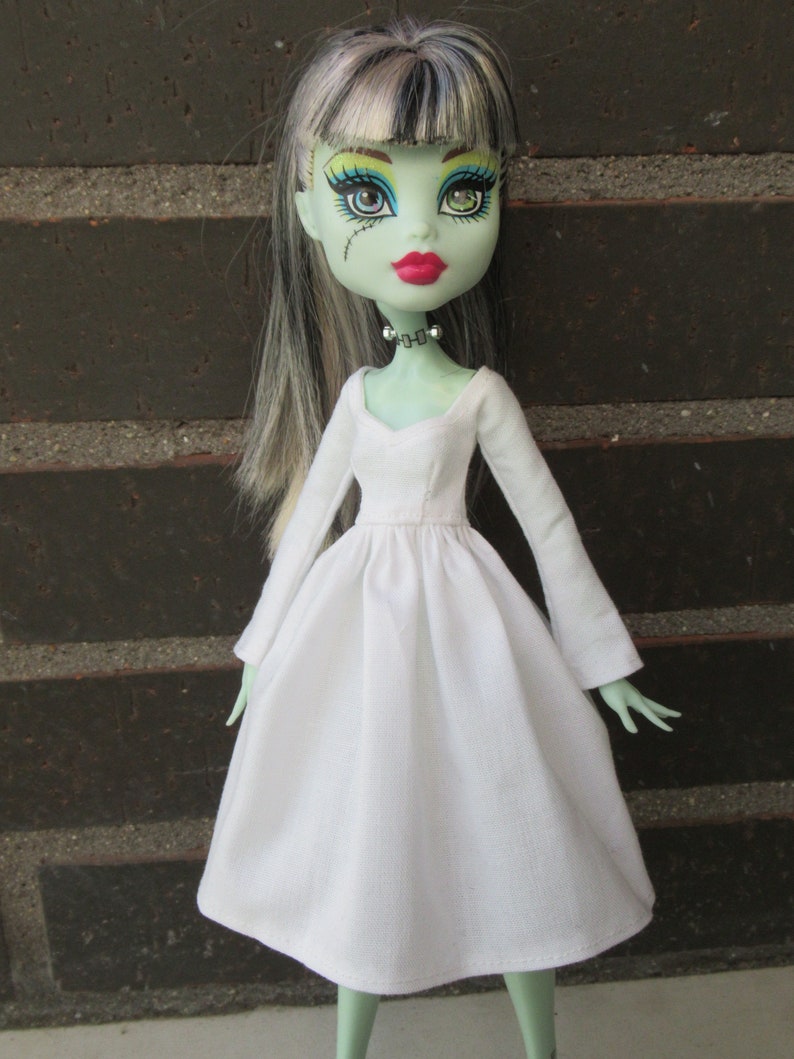 Basic dresses for Monster High dolls. White