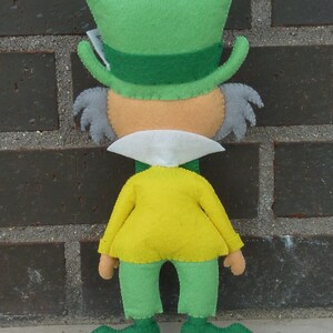 PDF tutorial to make a felt Mad Hatter. image 2