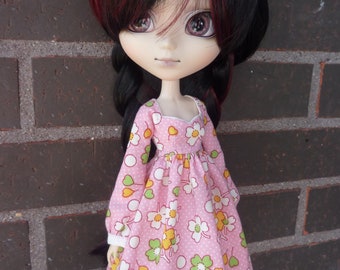 Dress for Pullip dolls.