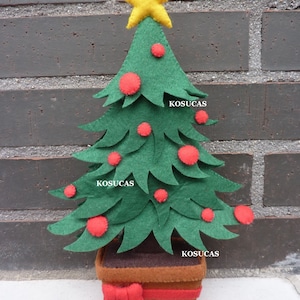 PDF pattern to make a felt Christmas tree.