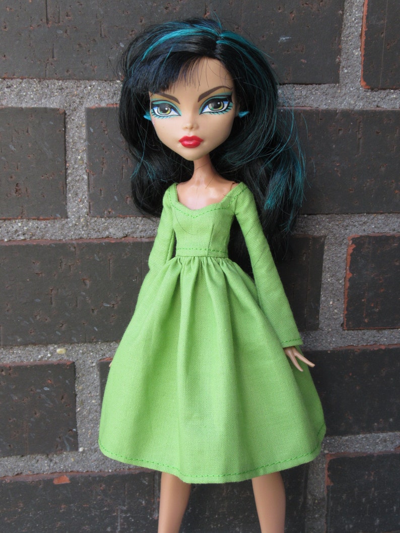 Basic dresses for Monster High dolls. Green