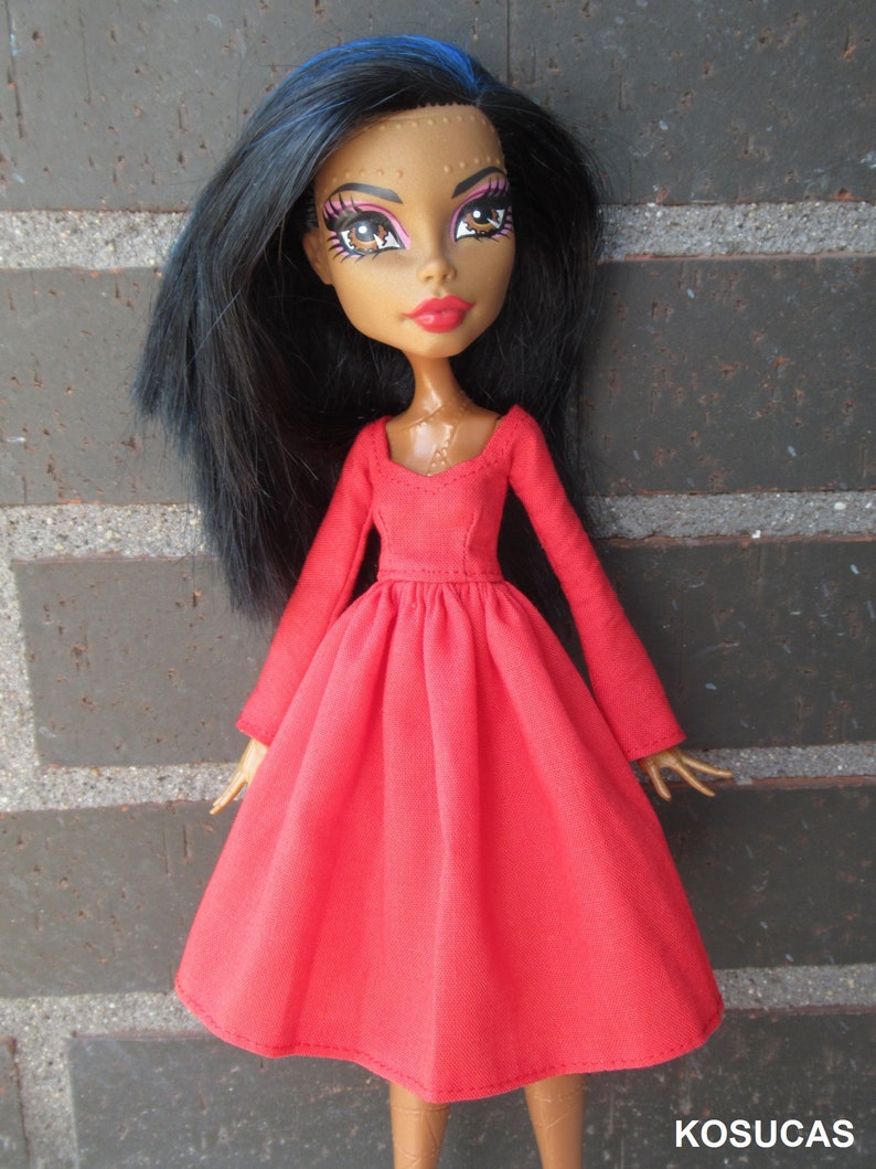Basic dresses for Monster High dolls. Red