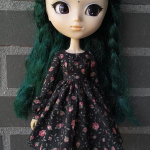 Dress for Pullip dolls.