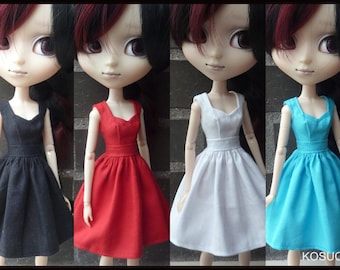 Basic dresses for Pullip dolls.