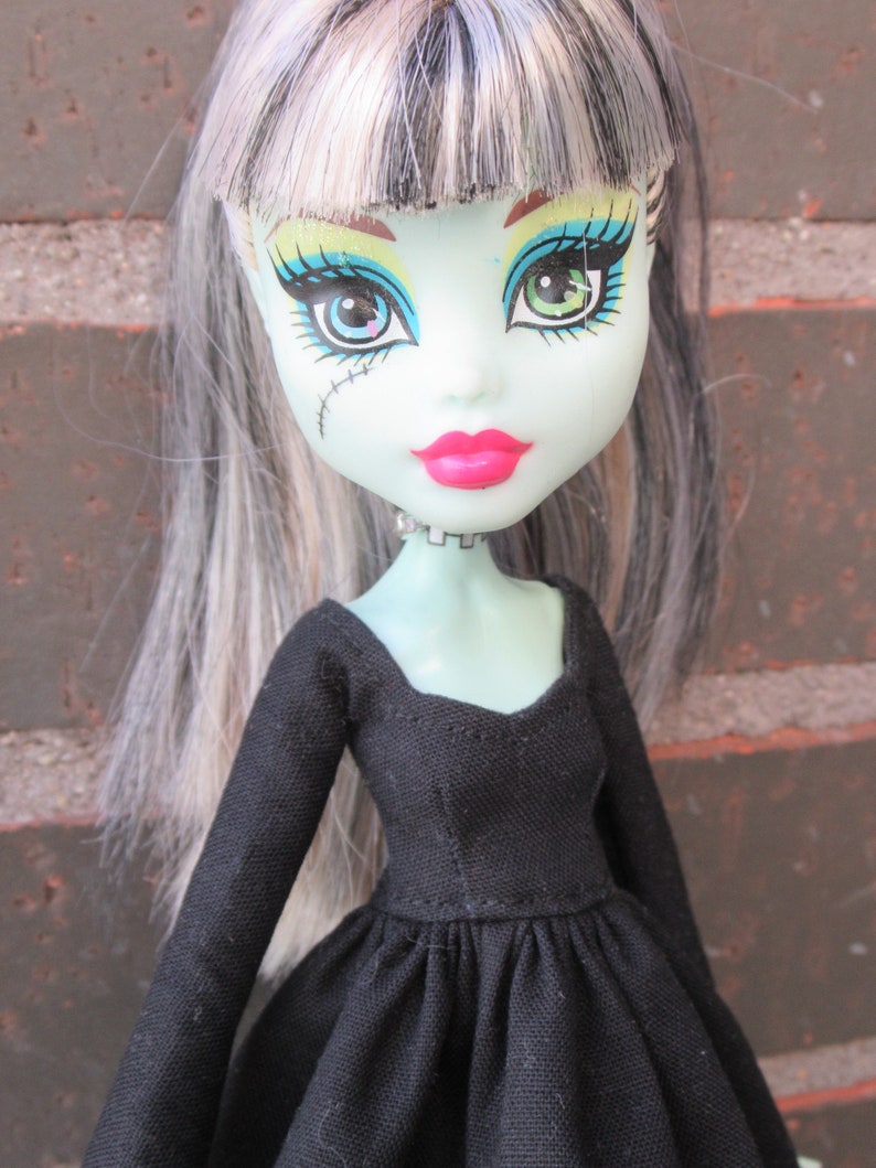 Basic dresses for Monster High dolls. image 3