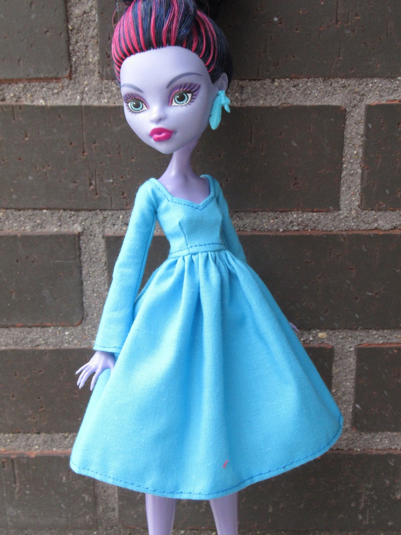 Basic dresses for Monster High dolls. Blue