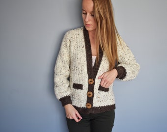 Haakpatroon Vintage Geïnspireerde Button Up Cardigan Sweater PDF: Het Billie Cardigan