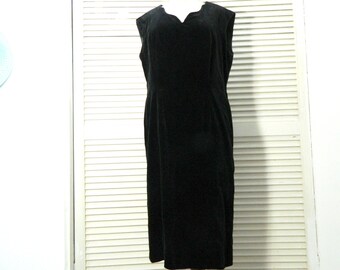 Black velvet vintage dress, size M / L.