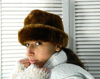 Faux fur women's cloche hat, size S, French vintage