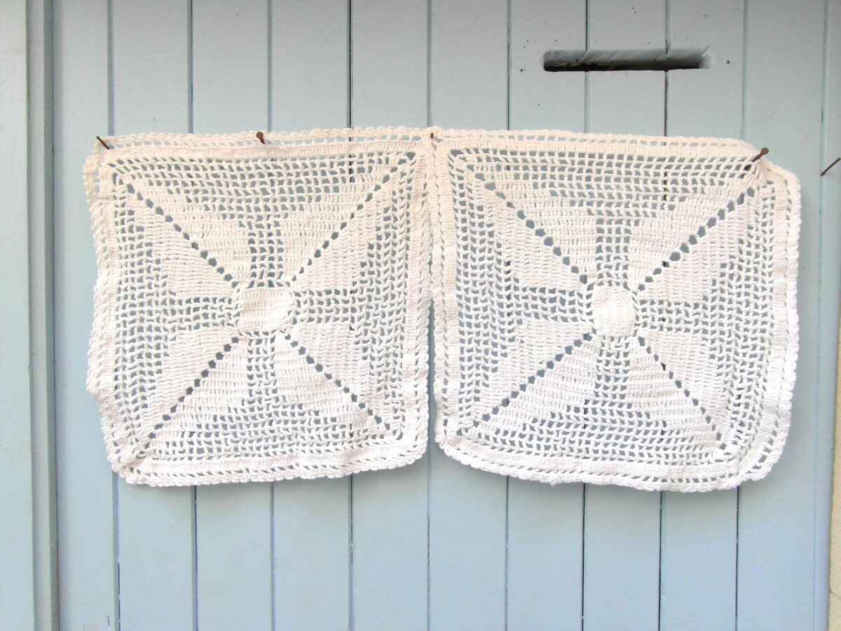 2 Petits Rideaux/Napperons en Dentelles de Crochet, Fait Main, Vintage