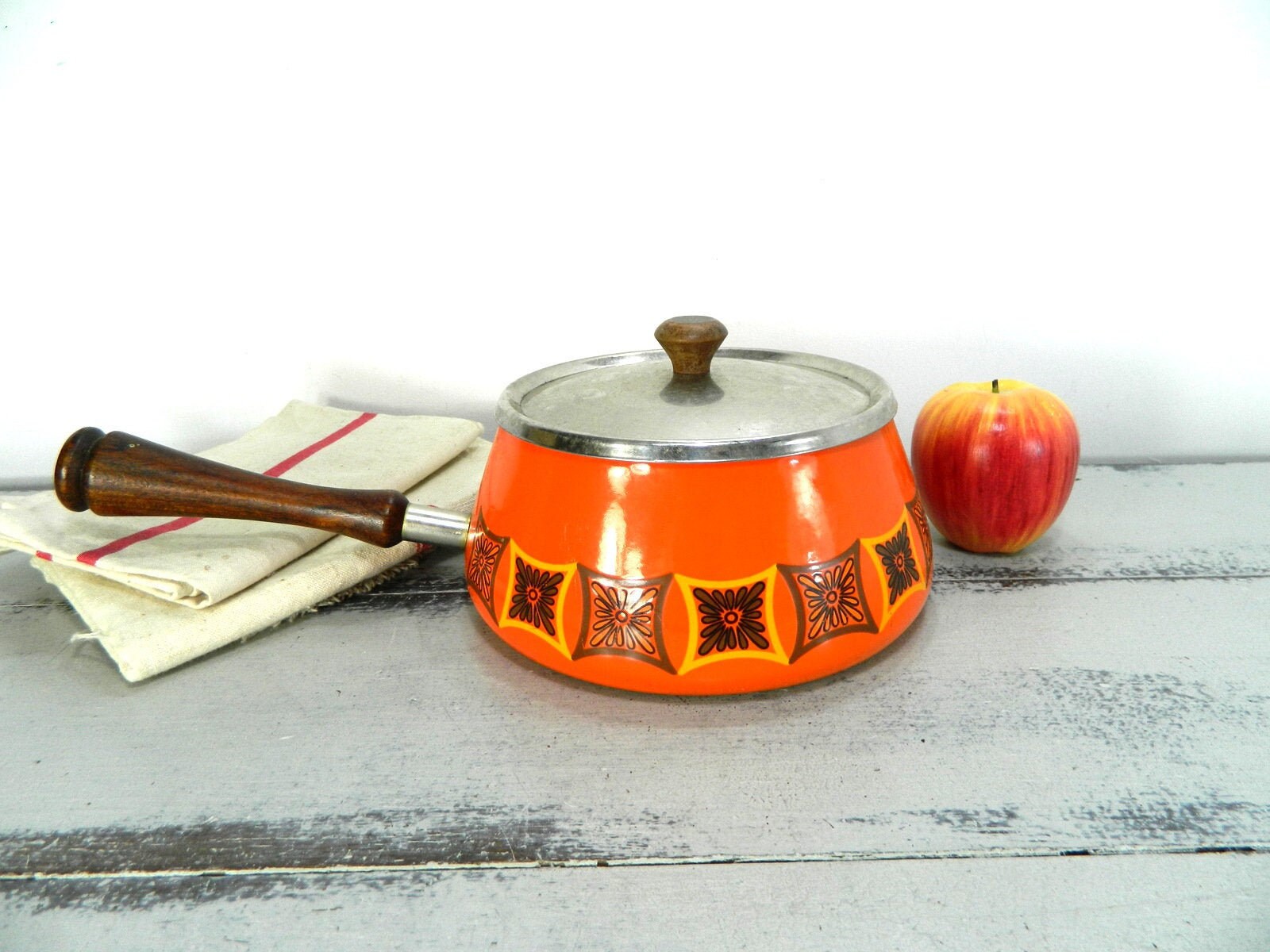 Casserole à Fondue Émaillée avec Couvercle