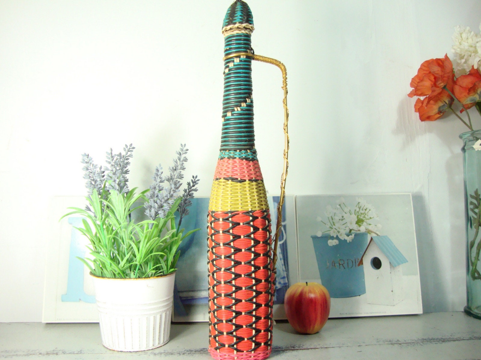 Ancienne Grande Bouteille, Etui Plastique en Scoubidou, 1 Litre.