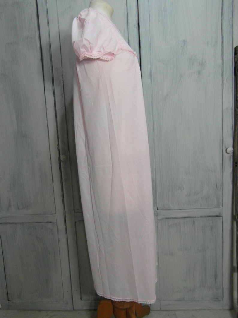 vintage lingerie size S M Romantic pink nylon nightie pink nightie