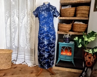 Chinese vintage long viscose dress, size M.