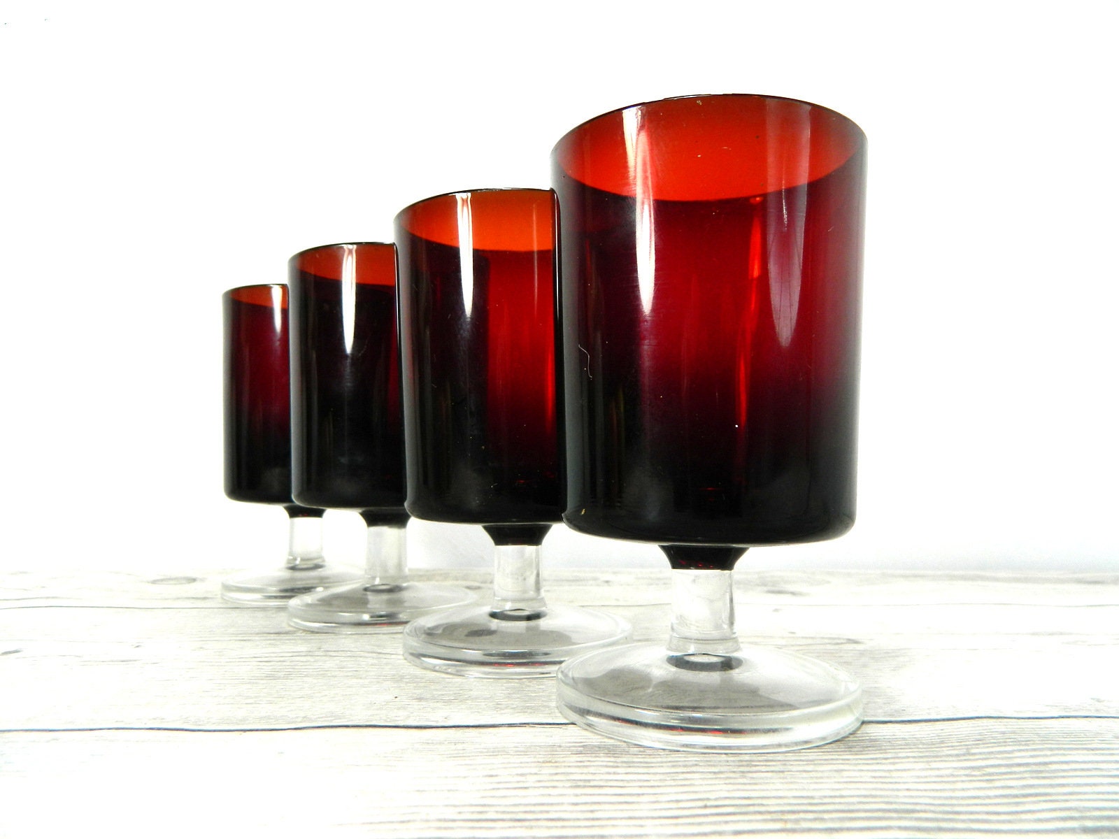 Lot de 4 Verres à Vin Luminarc.