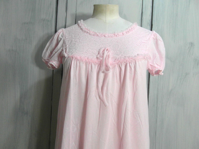 vintage lingerie size S M Romantic pink nylon nightie pink nightie
