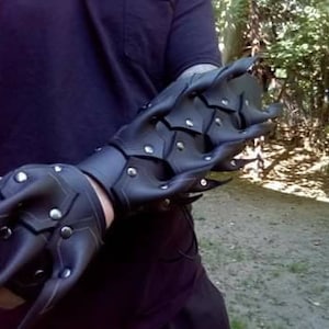 Leather claw large gauntlets with option of hand claws