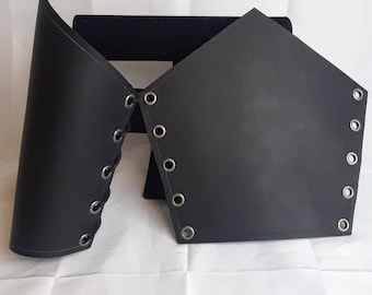Plain Gauntlets Your Choice Of Brown Or Black Leather In 3 Different Sizes