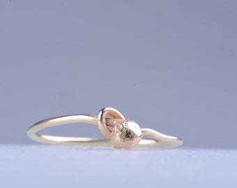 14kt recycled gold knot ring