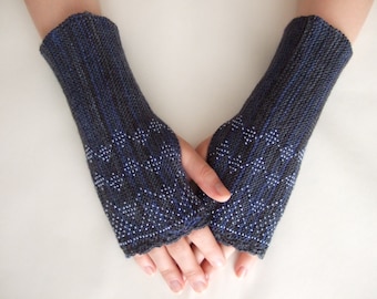 Beaded MULTICOLOR fingerless gloves, wrist warmers, fingerless mittens. Knitted of wool and polyamide. HANDMADE, knitted of 100% wool.