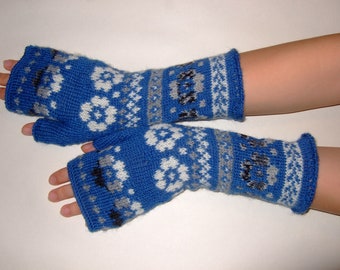 SALE: Patterned colorful fingerless gloves, fingerless mittens, wrist warmers. Knitted of WOOL and polyamide. COLORFUL mittens.