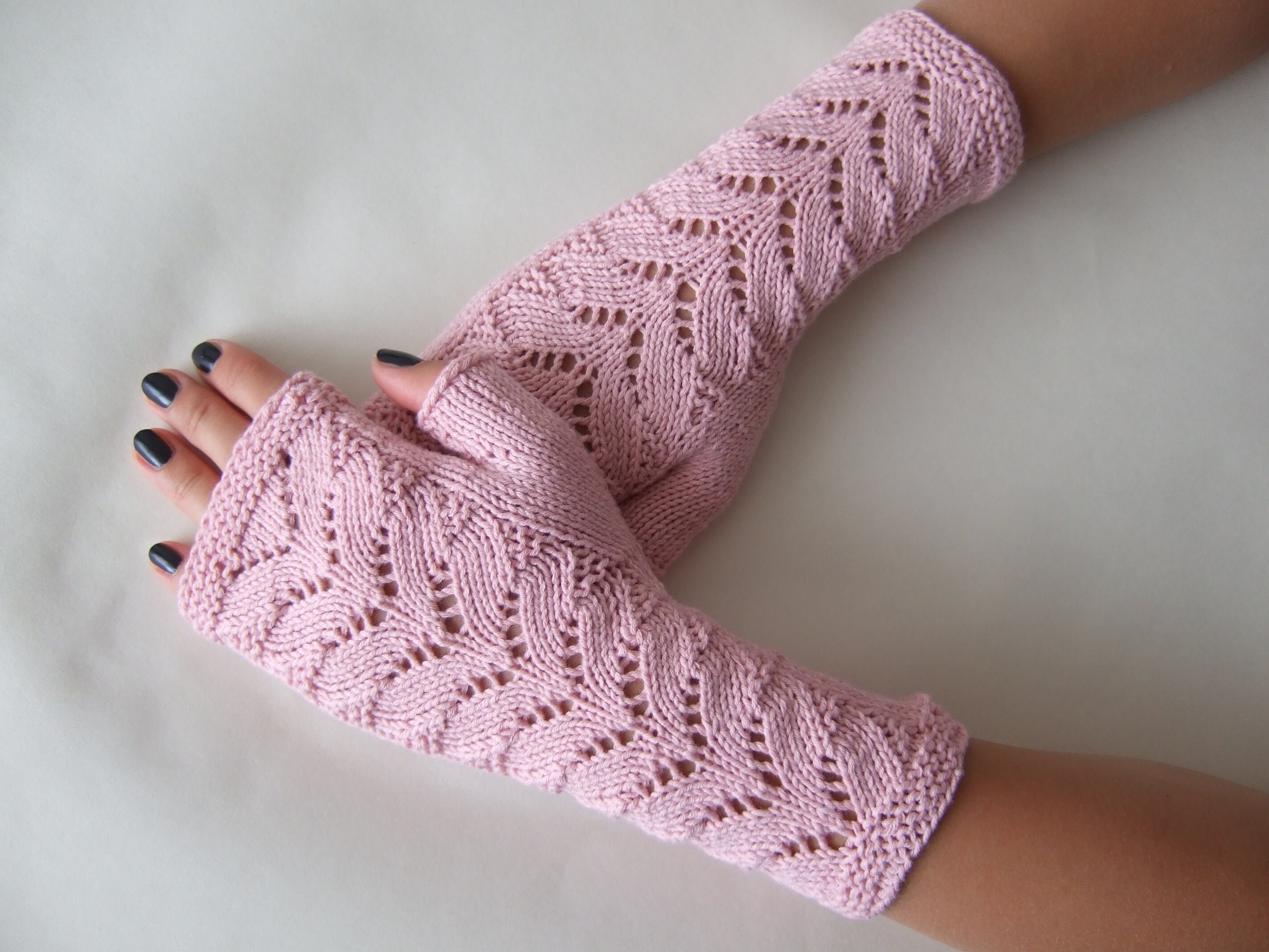 light pink fingerless gloves