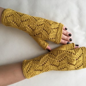 Suitable for vegans. Knitted of 100% cotton with aloe vera. Mustard (YELLOW) fingerless gloves, fingerless mittens, arm warmers. Handmade.