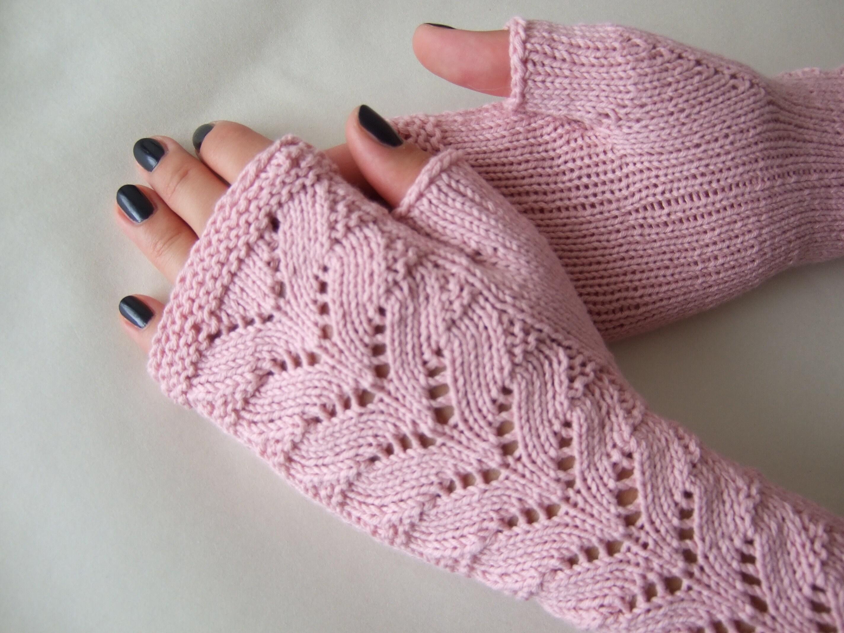 light pink fingerless gloves