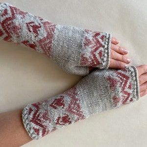Knitted of ALPACA, soft sheep wool and polyamide. Patterned colorful fingerless gloves, fingerless mittens, wrist warmers. COLORFUL mittens.