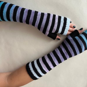 Knitted of 100% COTTON. Multicolour (black, blue, purple) fingerless gloves, fingerless mittens, wrist warmers. Suitable for VEGANS.