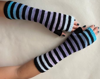 Knitted of 100% COTTON. Multicolour (black, blue, purple) fingerless gloves, fingerless mittens, wrist warmers. Suitable for VEGANS.