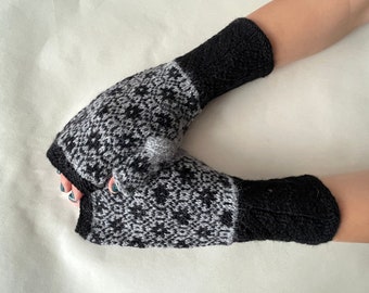 Knitted of ALPACA, wool and polyamide. Patterned colorful fingerless gloves, fingerless mittens, wrist warmers. COLORFUL. Handmade knitted.
