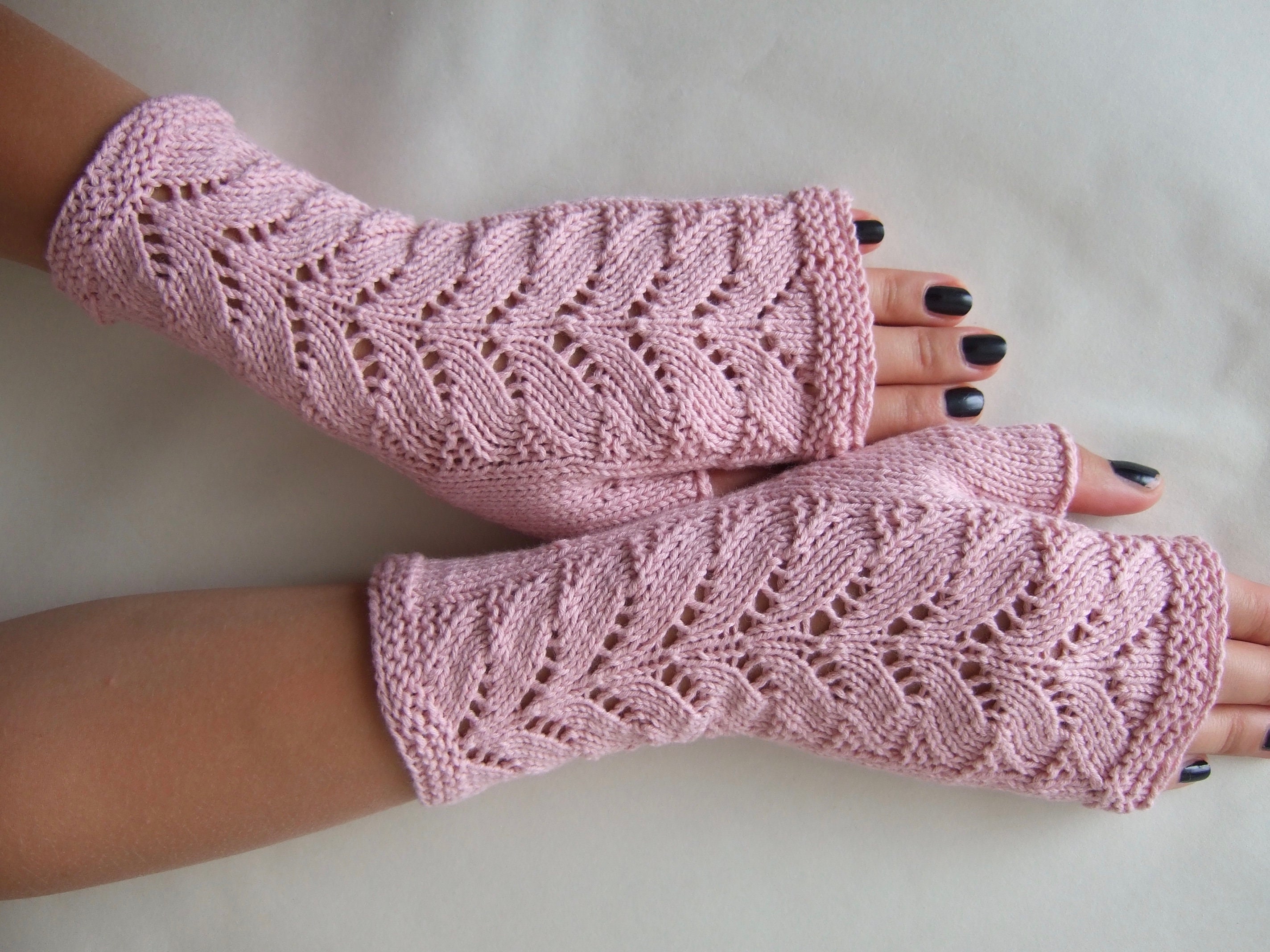light pink fingerless gloves