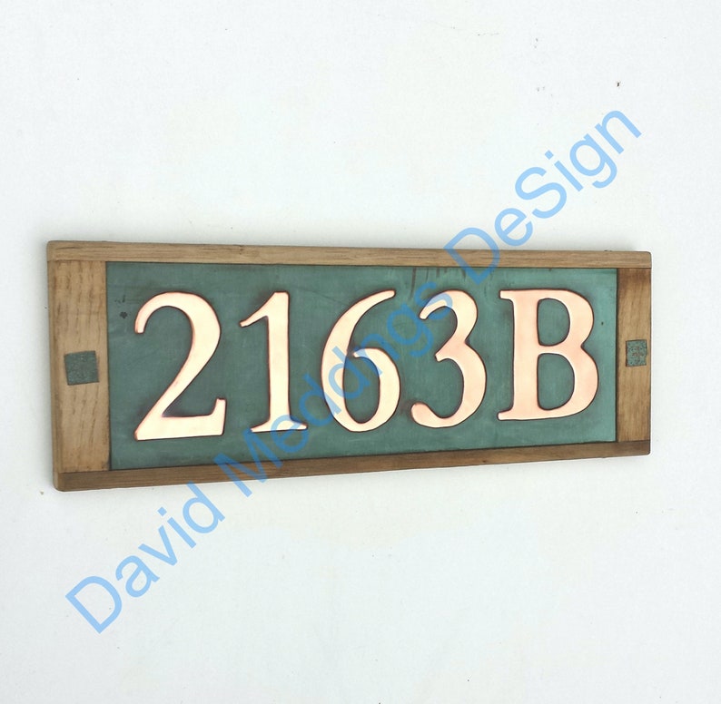 Traditional serif metal address plaque polished and lacquered, oak framed hammered or patinated copper 5x 100mm/4 high numbers hgu image 3