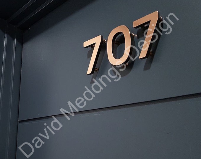 Modern commercial numbers copper Contemporary floating in 3"/75mm high Antigoni - Polished and lacquered px