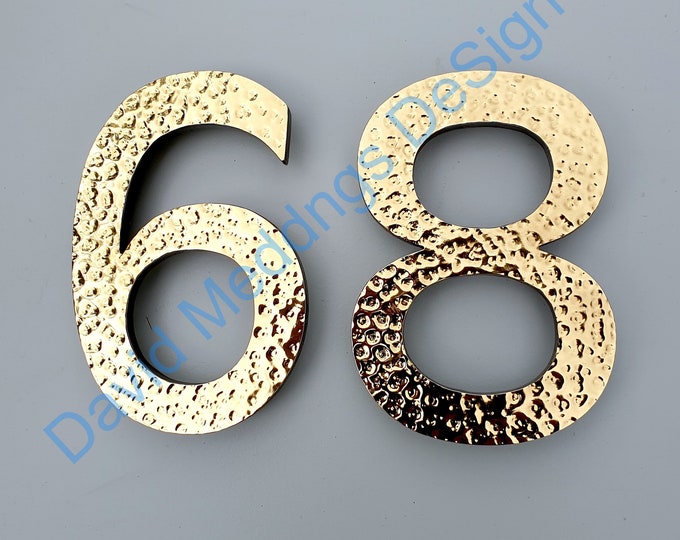 Modern style floating numbers in brass 6"/150mm high Polished, hammered or brushed in Antigoni t2hbp