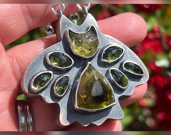 The Gardener Locket. Cat, Green, Leaves, Wings, Angel, Flowers, Guardian, Keeper, Pillbox, Raw, Organic, Earthy, Boho, Wabi Sabi, Magic