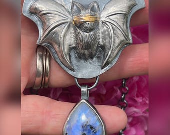 The Blind Bat Locket. Raw, Organic, Earthy, Wabi Sabi, Witch, Gothic, Vampire, Halloween, Magic, Keepsake, Poison, Pillbox, Boho, Bohemian.