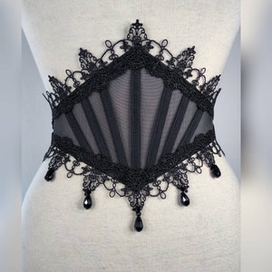 Waist-belt &quot;Freesia&quot;. Gothic mesh corset waist-belt with pointed macramé lace and black glass teardrops. Adjustable & Light boned.