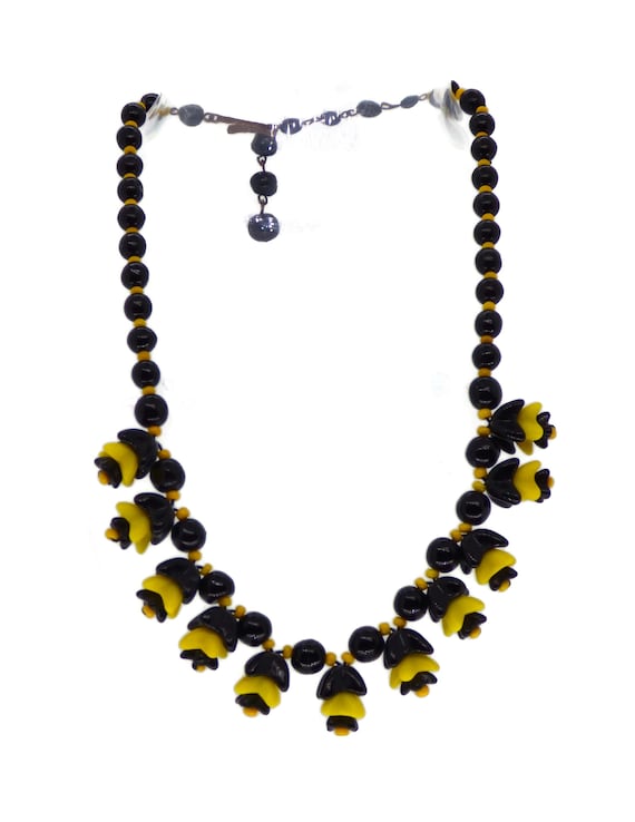 Art Deco Black and Yellow Glass Bead Necklace