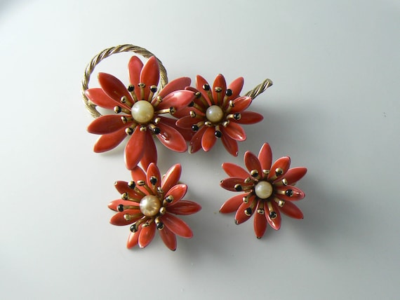 Judy Lee enamel and faux pearl red flower demi pa… - image 2