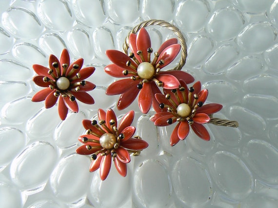 Judy Lee enamel and faux pearl red flower demi pa… - image 1