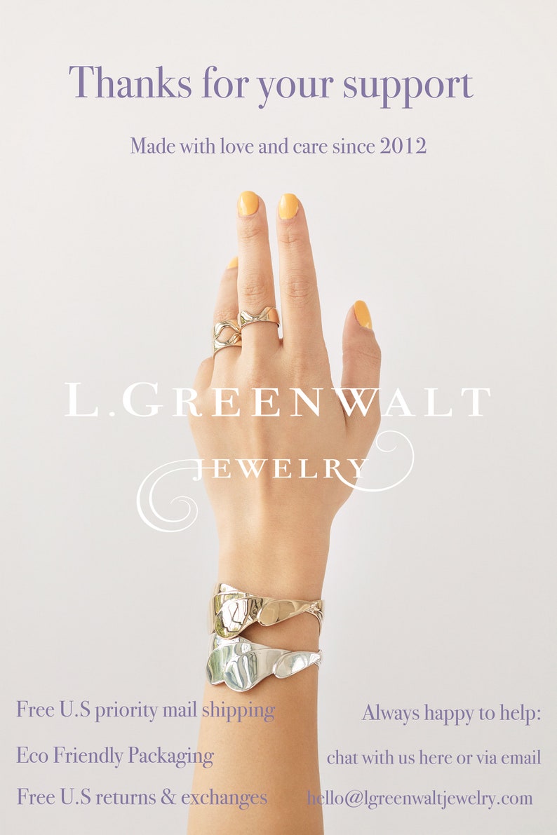 Puede incluir: Una mano de maniqu&iacute; con un brazalete de oro y plata y dos anillos de oro. La mano est&aacute; sobre un fondo blanco con el texto "L.GREENWALT JEWELRY" y "Thanks for your support. Made with love and care since 2012." El texto debajo de la mano dice "Free U.S priority mail shipping, Eco Friendly Packaging, Free U.S returns & exchanges, Always happy to help: chat with us here or via email, hello@lgreenwaltjewelry.com".