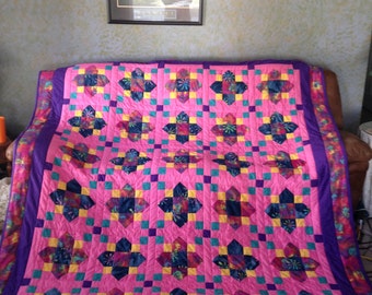 Queen Size Quatrefoil Quilt