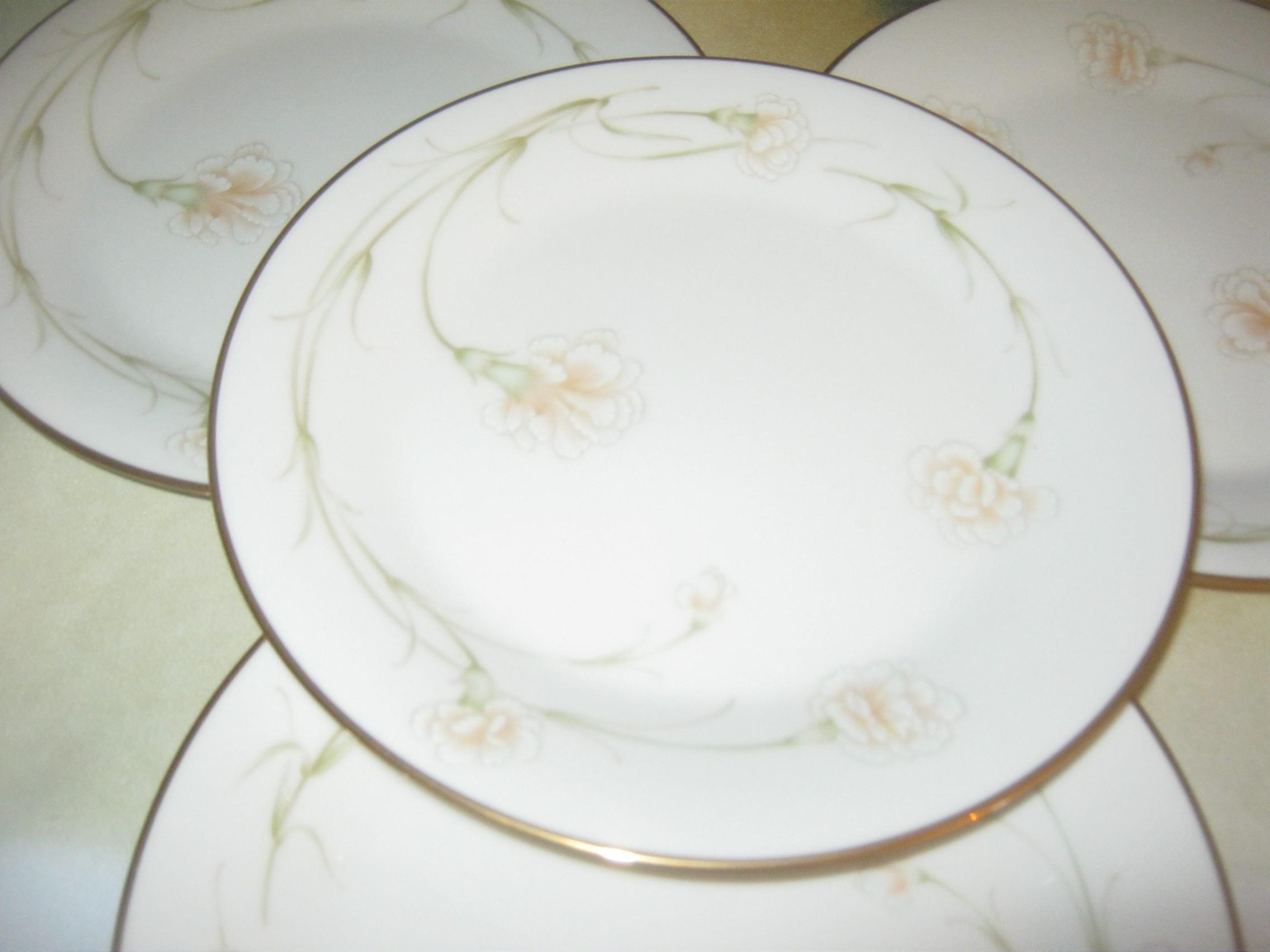 Beautiful Set of Four Noritake Weyburne 8 1/4 Inch Salad Plates