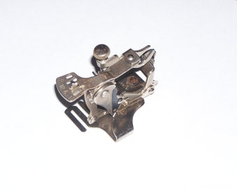 Piedino per macchina da cucire vintage SINGER-86642 Ruffler