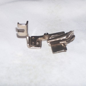 Vintage Singer Featherweight Ruffler Attachment #20598